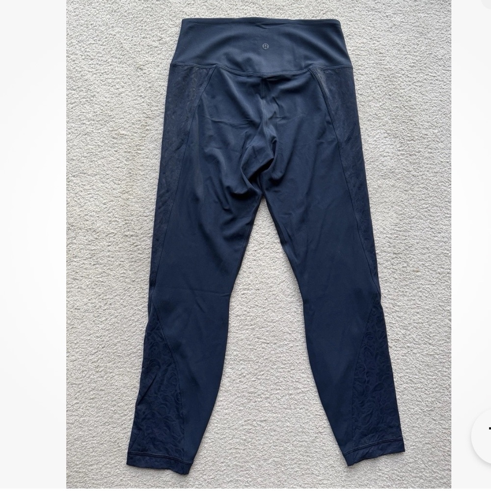 Lululemon Paisley Lace Overlay Tight 25" Leggings Pants Black Women’s Size 8 - Picture 9 of 10